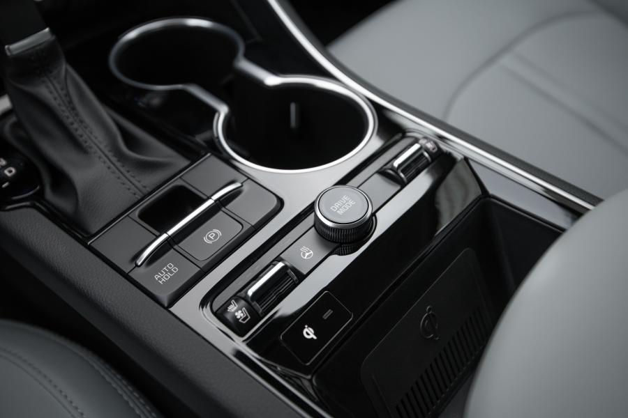Детали интерьера Kia K5 EX 2020 года  (NA) (фото 26 из 41)